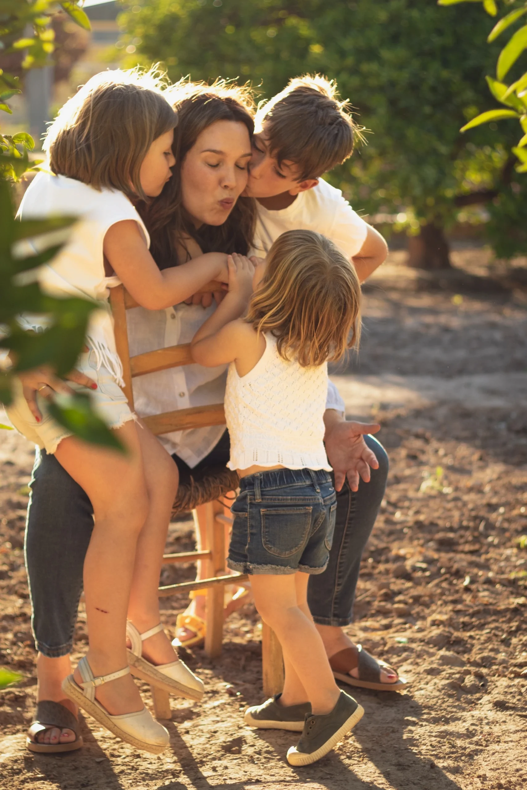 Sesión de familia en la huerta de Valencia, zona Horta Nord